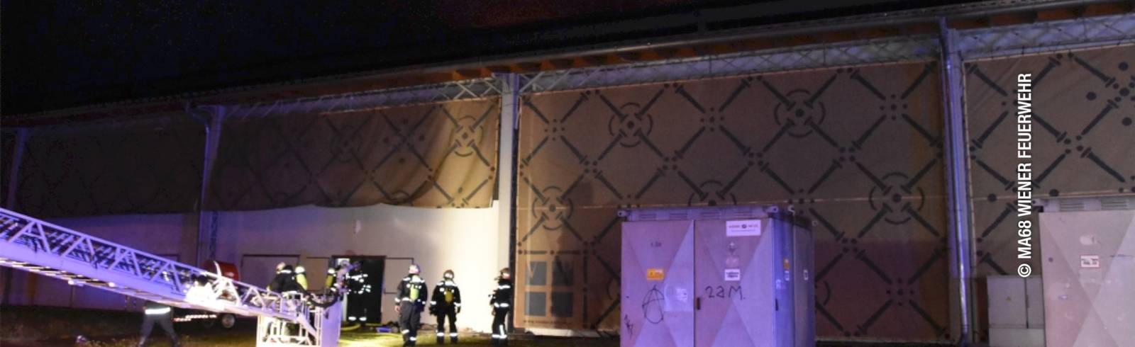 Marx Halle: Geisterbeschwörung als Brandursache