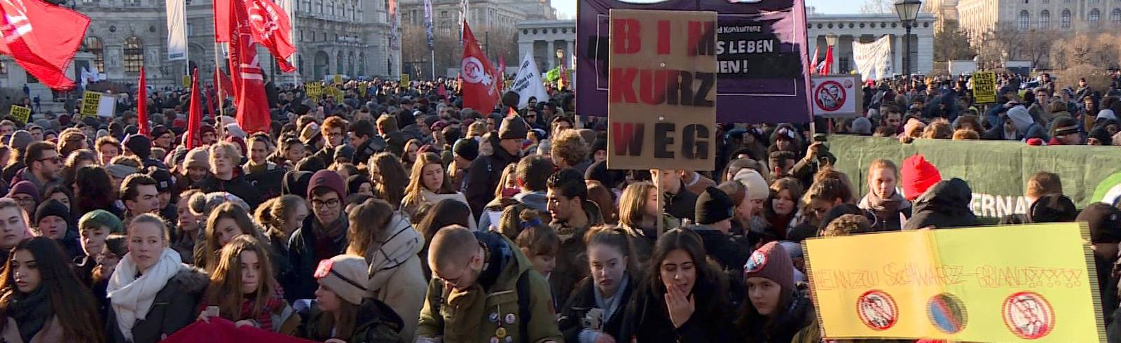 Demo: Lauter Protest gegen neue Regierung