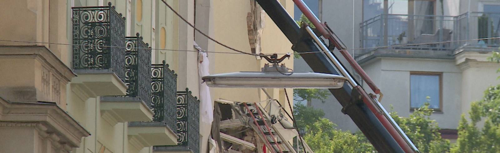 Feuerwehr muss 180 kg Mann aus Wohnung befreien