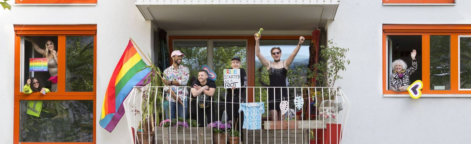 Fensterlparade: Farbe zeigen trotz Corona