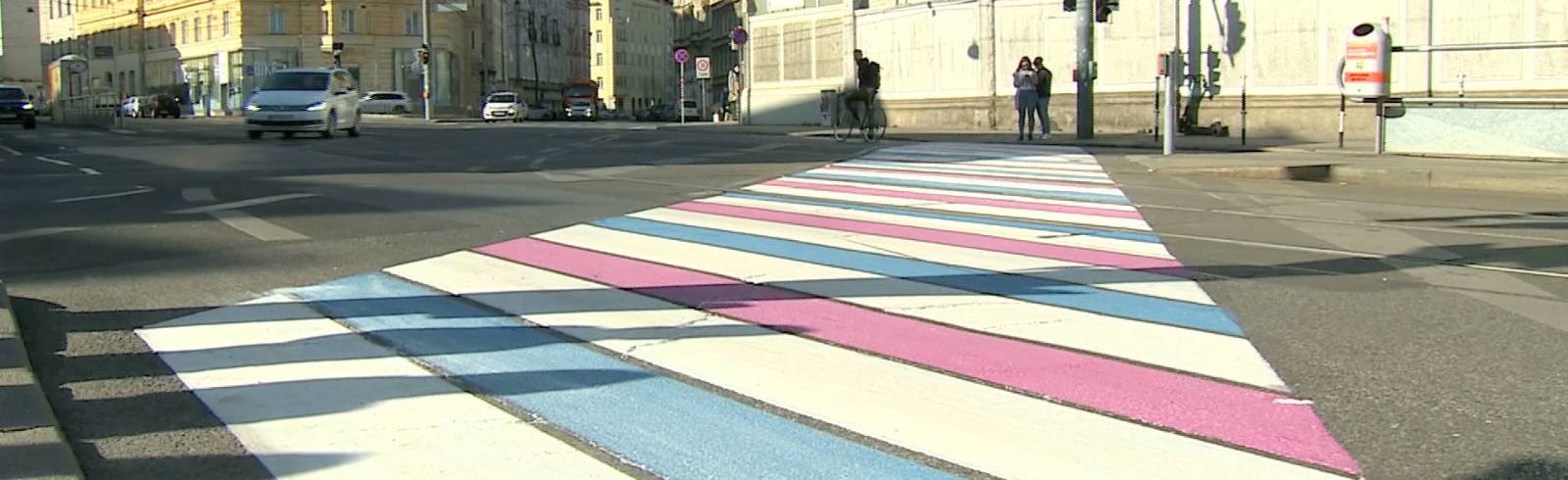 Wiens erster Trans-Pride-Zebrastreifen