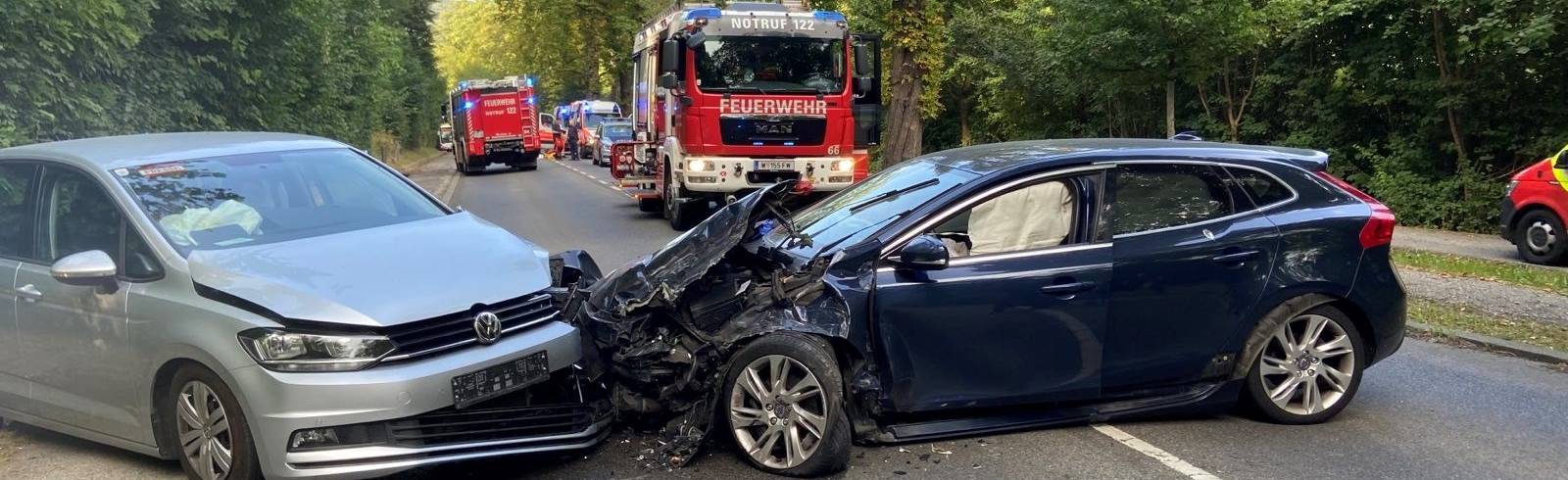 Hernals: Schwerer Verkehrsunfall auf Höhenstraße