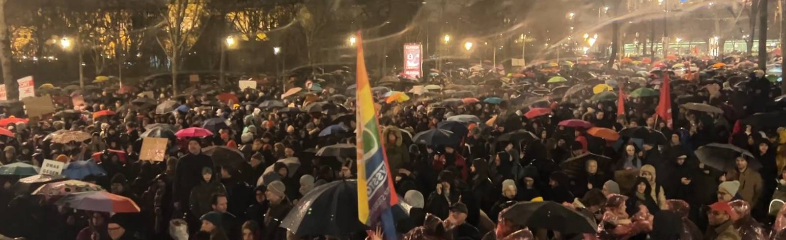 Zehntausende bei Demo gegen Rechtsextremismus