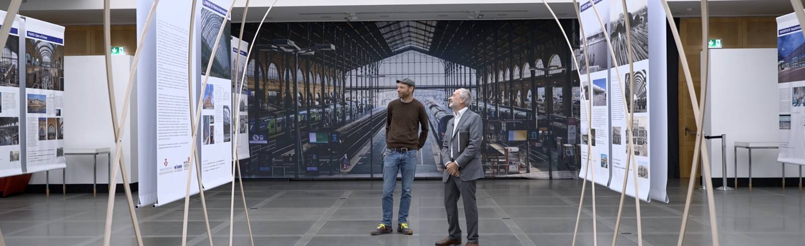 Bahnhöfe: "Ein Schritt in eine neue Geschichte"