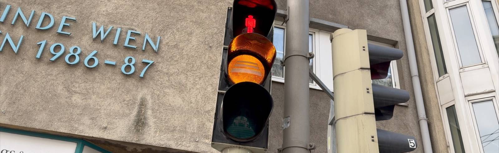 Bezirksflash: Neue Ampel am Elterleinplatz