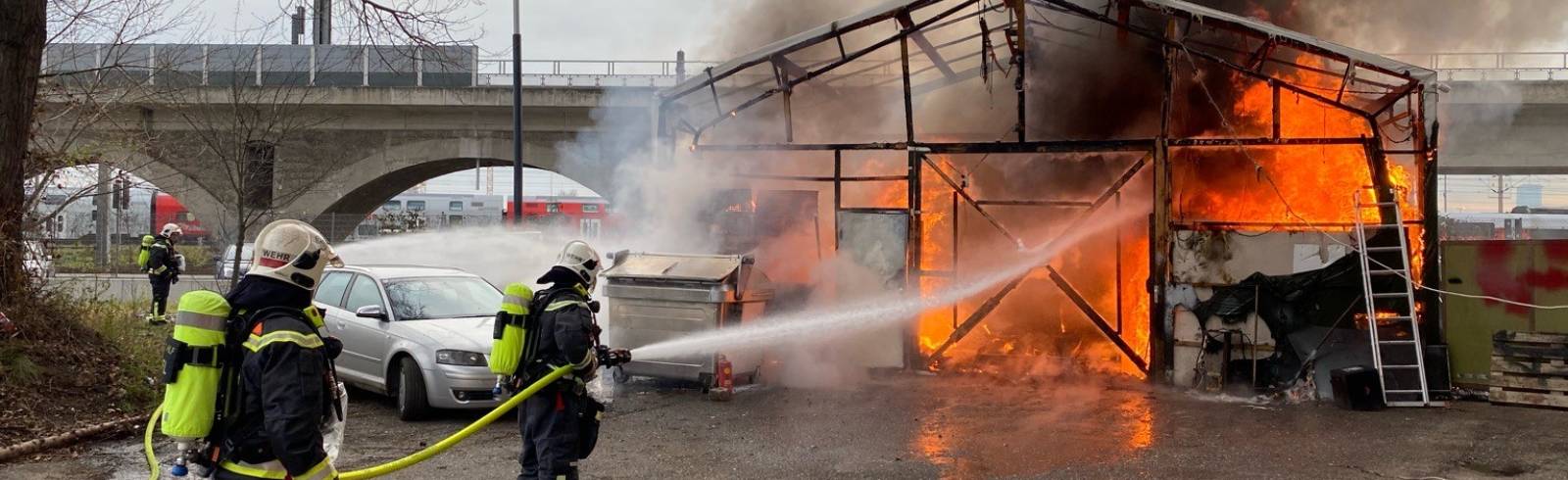 Floridsdorf: Lagerhalle war in Brand