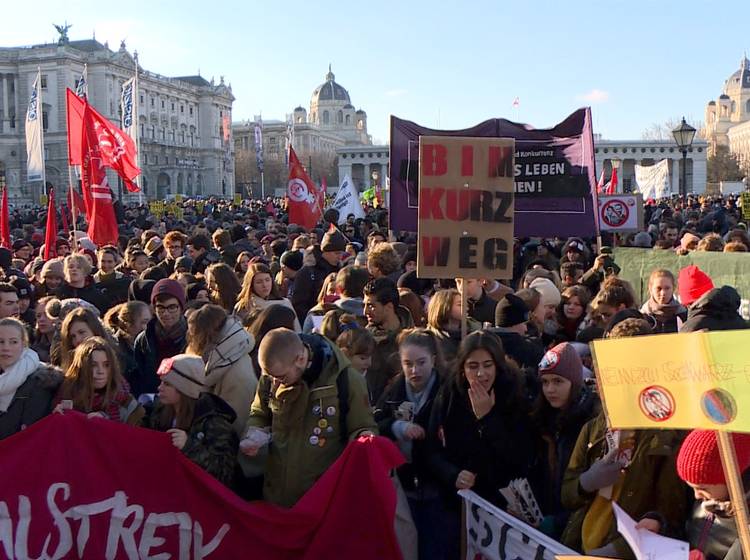 Demo: Lauter Protest gegen neue Regierung