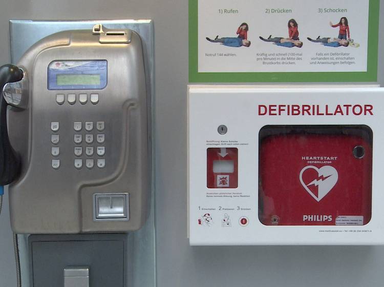 Wiens erste Telefonzelle mit Defibrillator