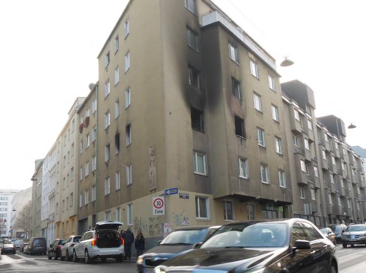 Bezirksflash: Ein Toter bei Wohnungsbrand