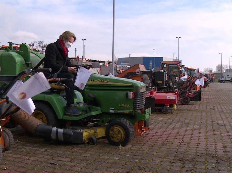 Second Hand: Rettungswagen gefällig?!