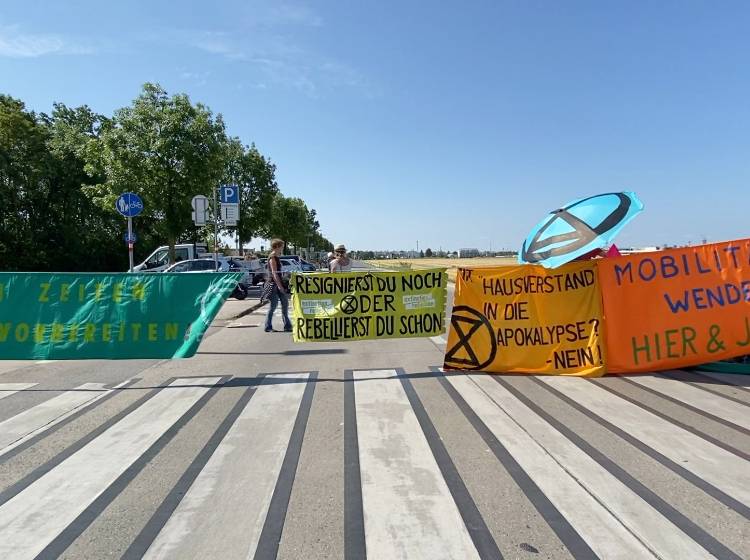 Blockade: Protest gegen Stadtstraße