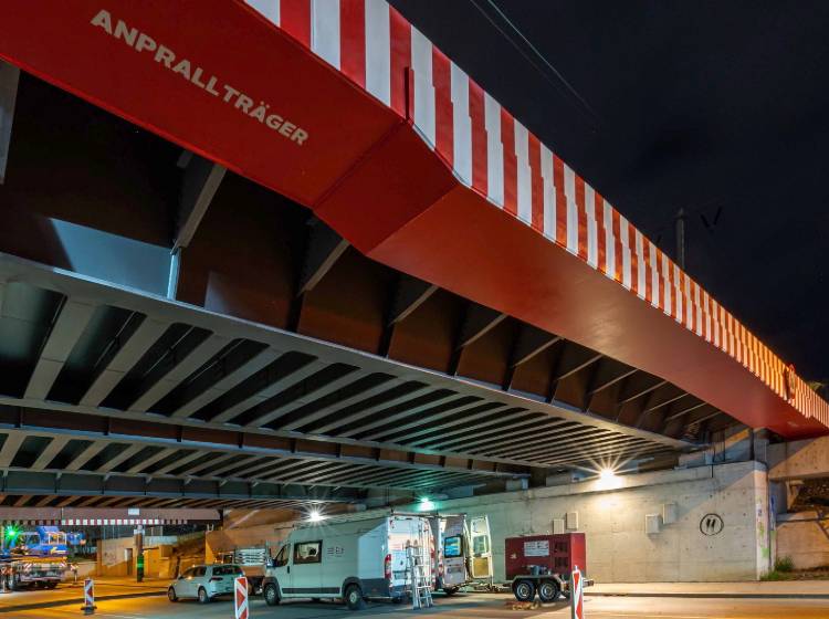 18 Tonnen Stahl gegen LKW-Unfälle