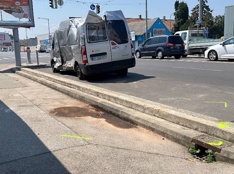 Bezirksflash: Spektakulärer Unfall in Liesing