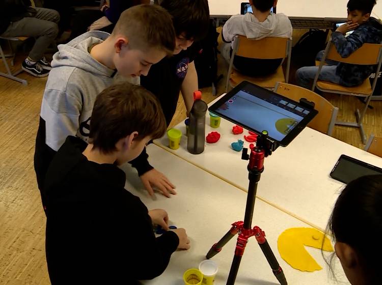 Digitale Schule: Lernen mit Tablet