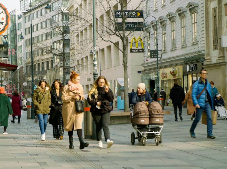 Sonntagsöffnung: Junge NEOS wagen Vorstoß