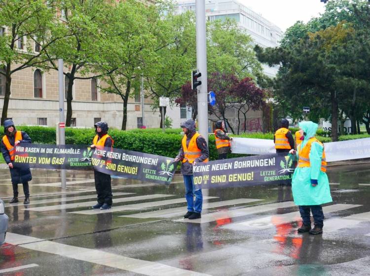 Erneute Klima-Blockade im Frühverkehr