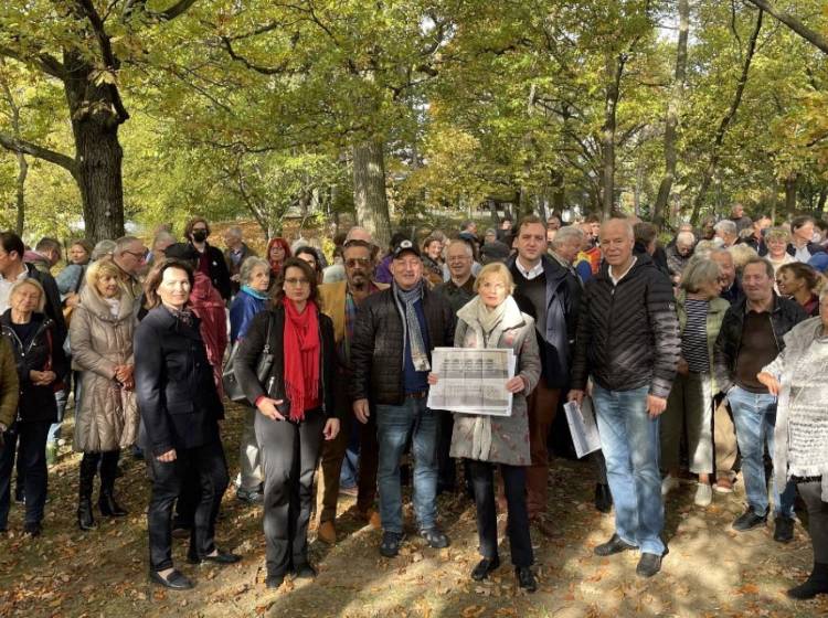 Bezirksflash: Protest gegen Bauprojekt