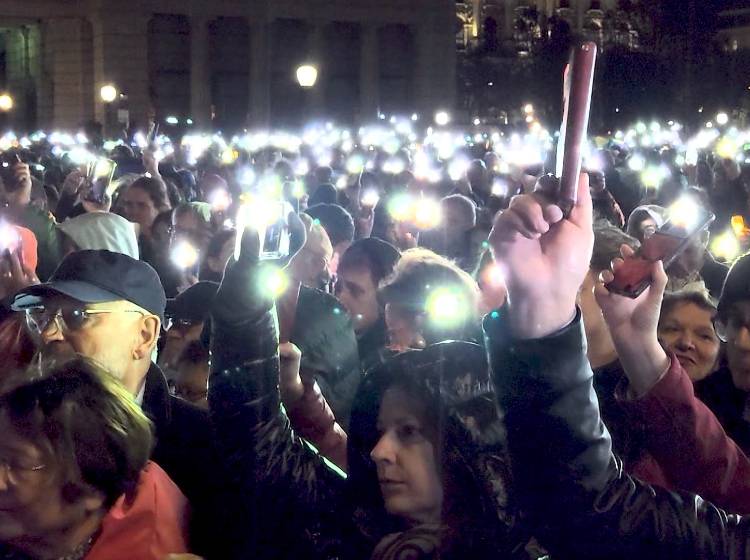 Nahost-Konflikt: 20.000 bei Lichtermeer in Wien