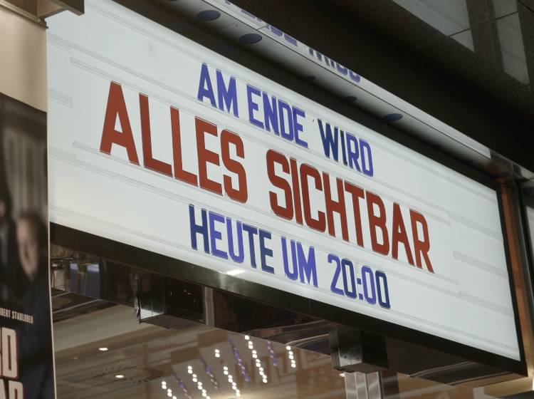 Bunte Wiener Szene bei Filmpremiere