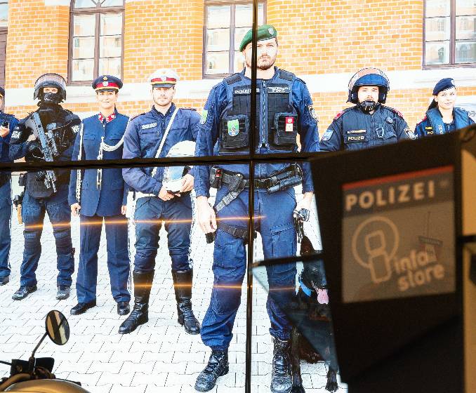 Neuer Polizei-Info-Store für Interessent*innen