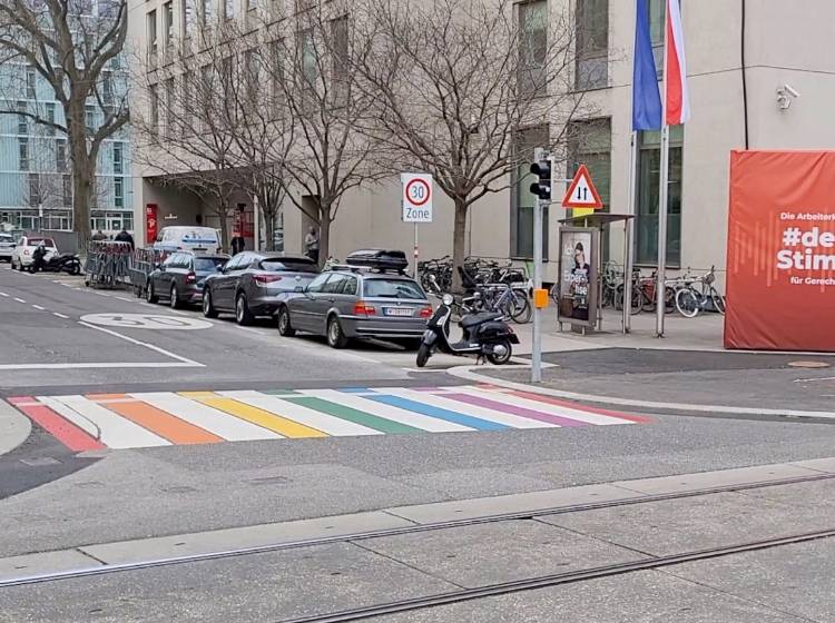 Bezirksflash: Ein Regenbogen für Wieden