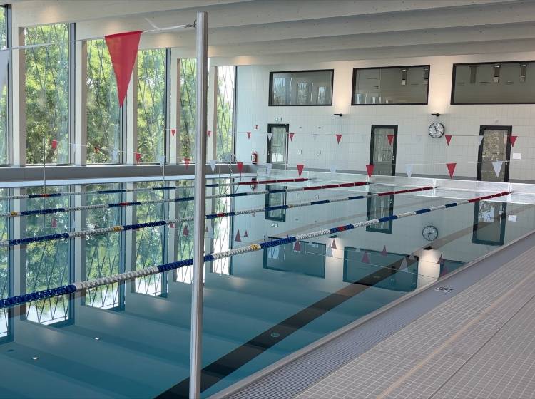 Großfeldsiedlungsbad: Neue Schwimmhalle fertig