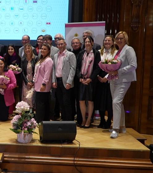 Pink Ribbon: Aufruf zur Brustkrebsvorsorge