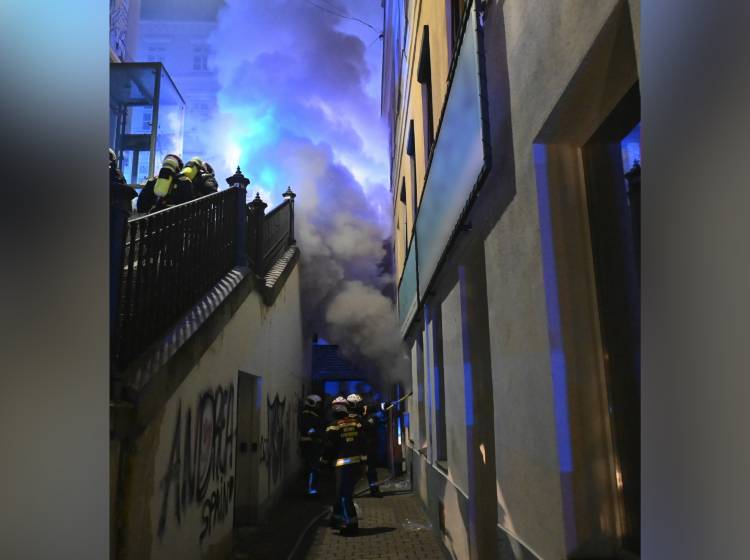 Bezirksflash: Brand in Altbau in Mariahilf