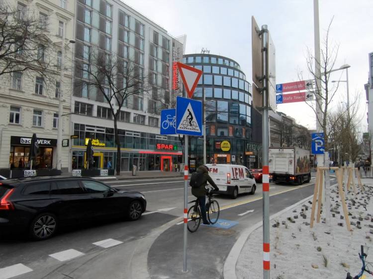 Wien testet Verkehrsschilder aus Holz