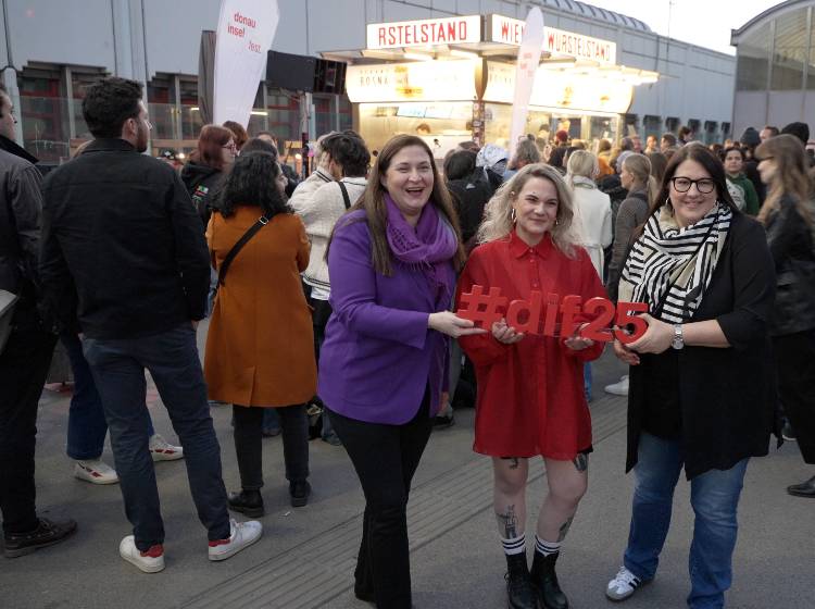 #dif25 Female Würstelstand-Pop-up-Konzert