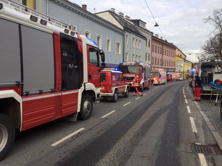 Brand in Pensionistenheim - drei Verletzte